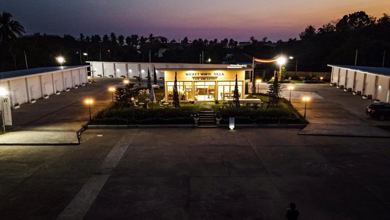 Wicket White Villa Ratchaburi Экстерьер фото